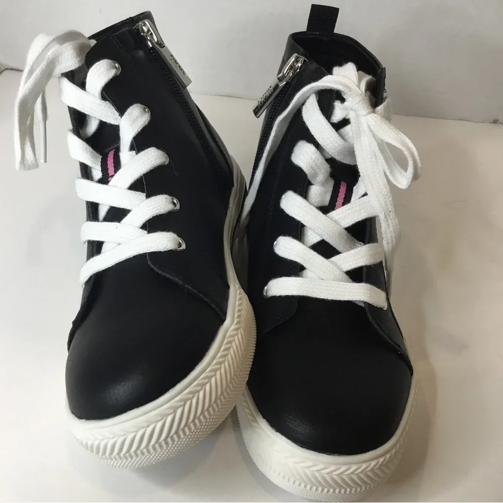 Kids DKNY Hannah Hightop shoes size 1